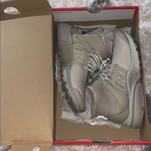 Women’s Nike presto ankle sneakers